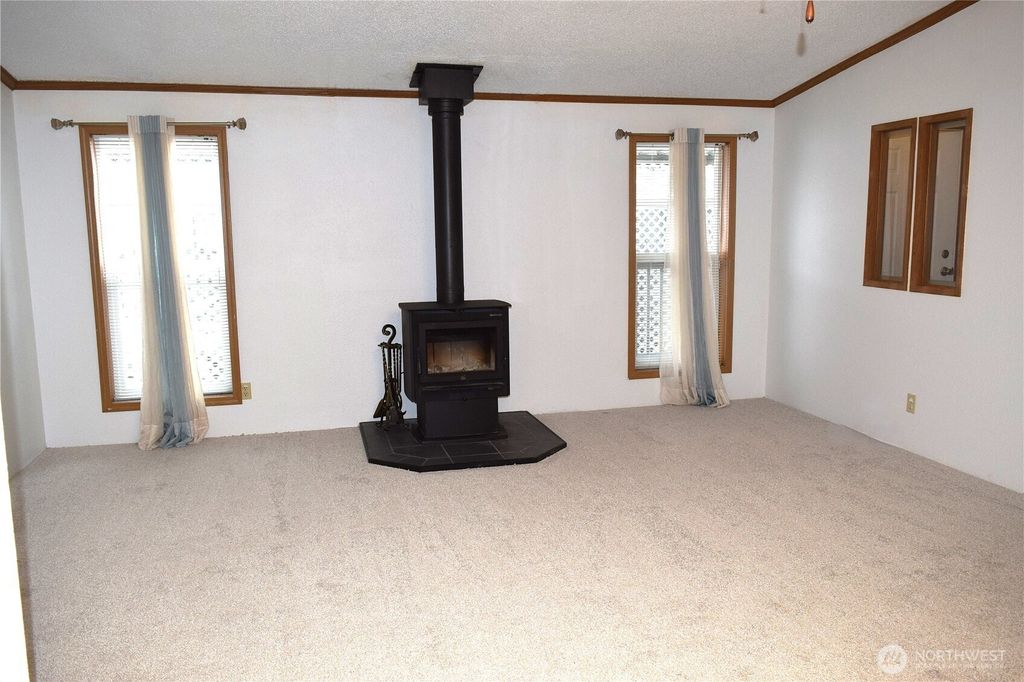 listing image 9360493843120236199