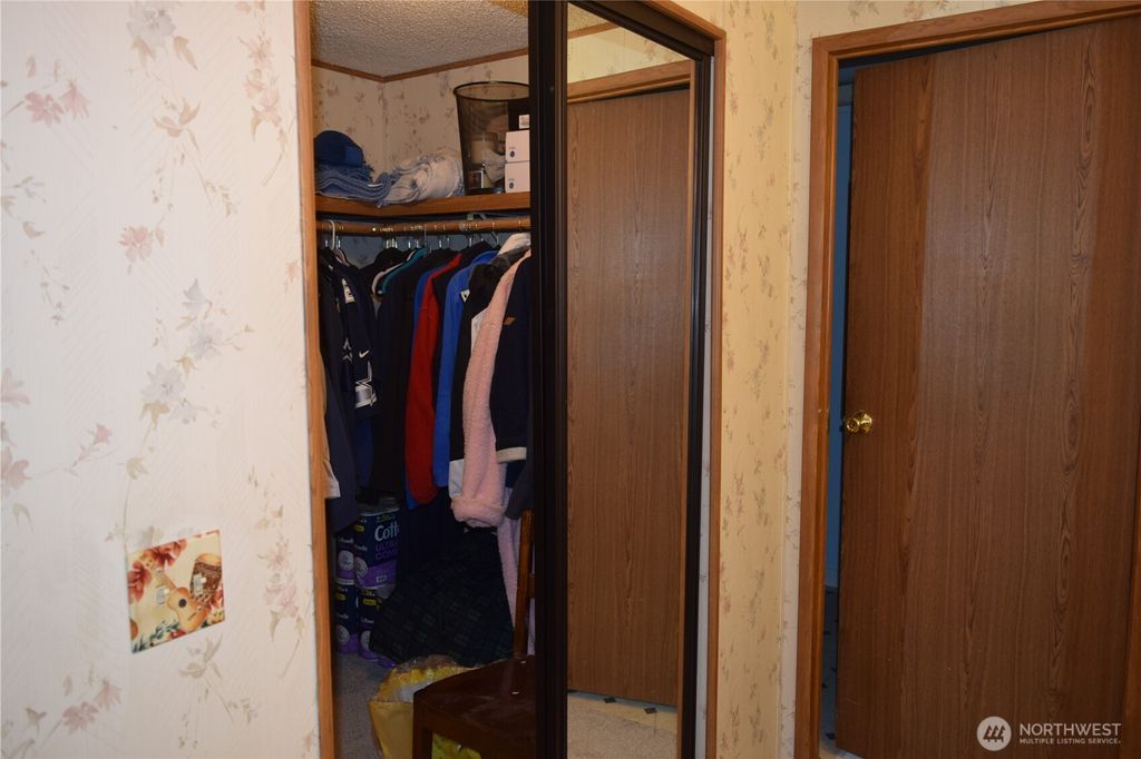 listing image 9361875349407110818