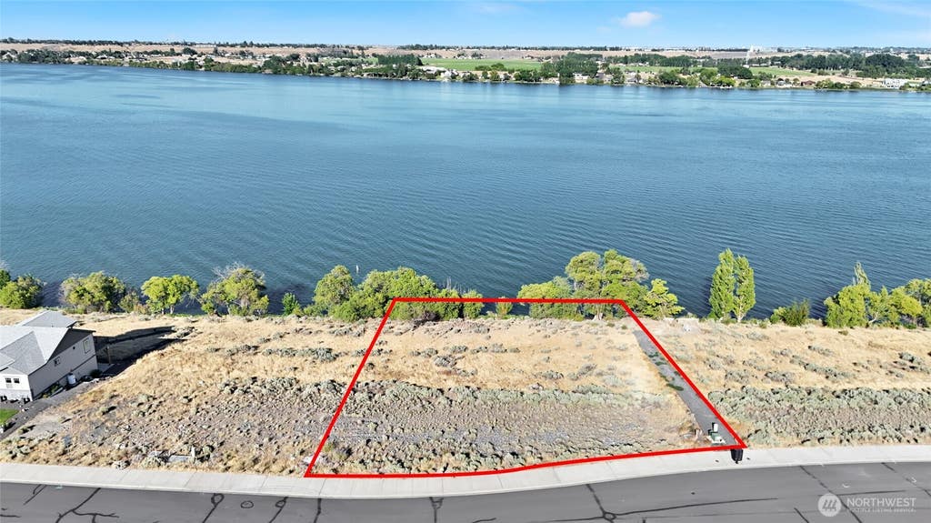 Photo of 3973 Edwards Road NE, Moses Lake, WA 98837 (MLS # 2553351)
