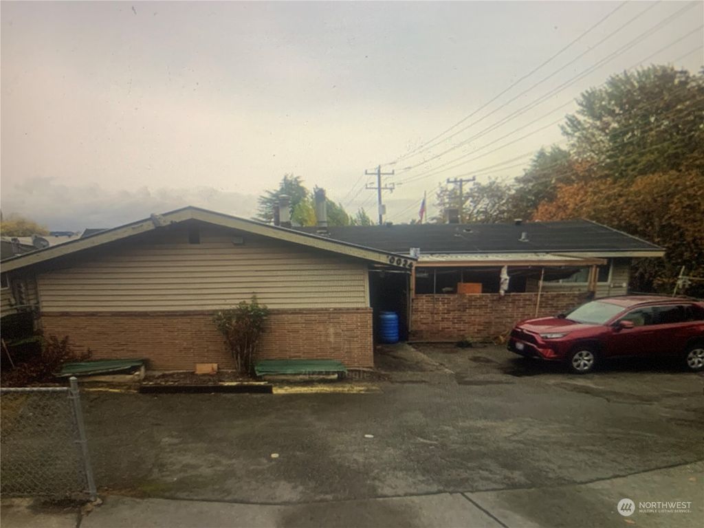 Photo of 10024 Des Moines Mem Dr S Dr, Seattle, WA 98168 (MLS # 2185050)