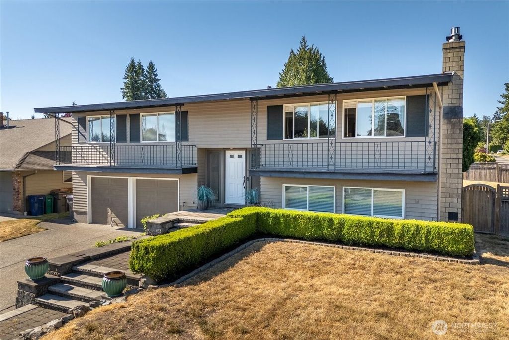 Photo of 11642 NE 135th Street, Kirkland, WA 98034 (MLS # 2436223)