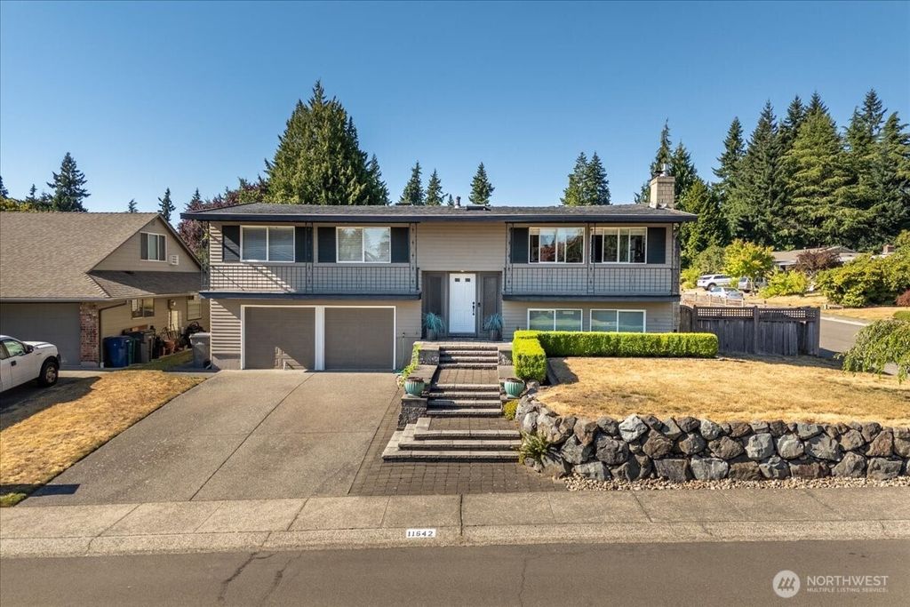 Photo of 11642 NE 135th Street, Kirkland, WA 98034 (MLS # 2436223)