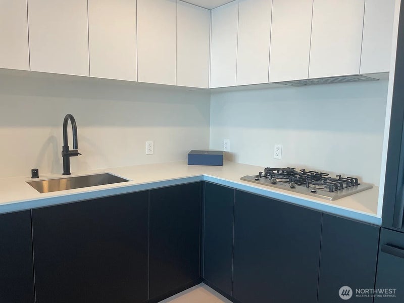 300 Virginia Street 2210