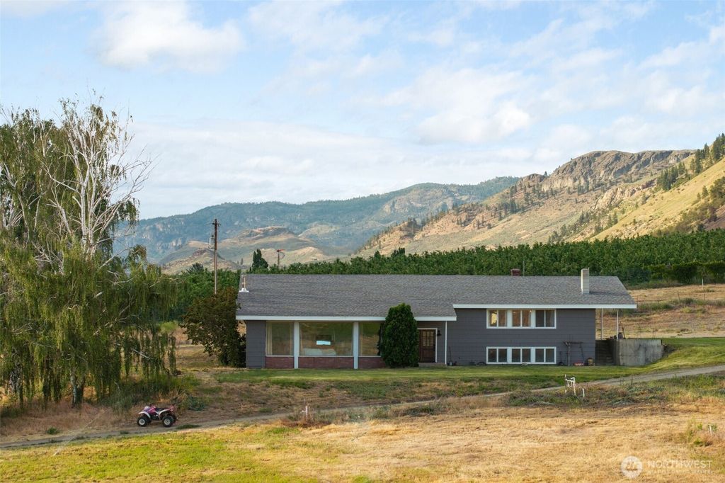 Photo of 32026 Highway 97, Tonasket, WA 98855 (MLS # 2487428)