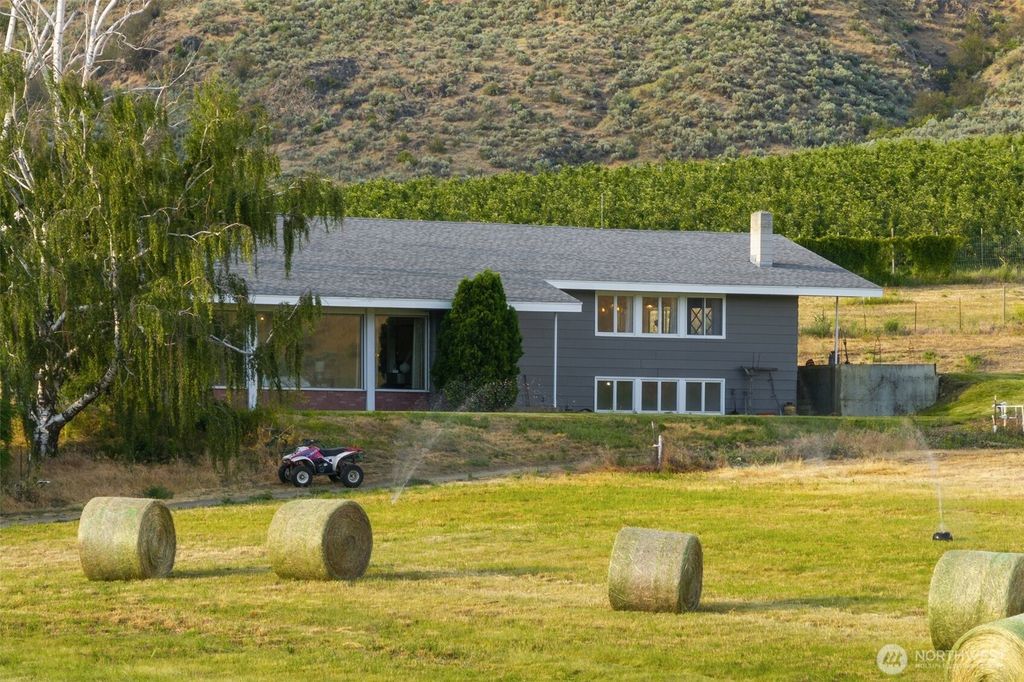 Photo of 32026 Highway 97, Tonasket, WA 98855 (MLS # 2487428)