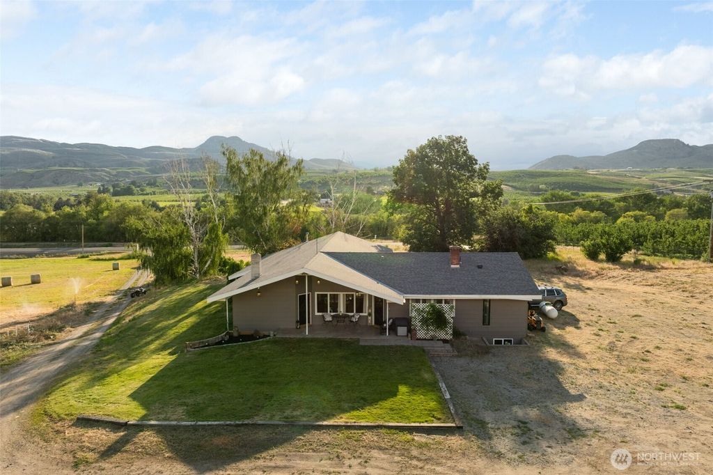 Photo of 32026 Highway 97, Tonasket, WA 98855 (MLS # 2487428)