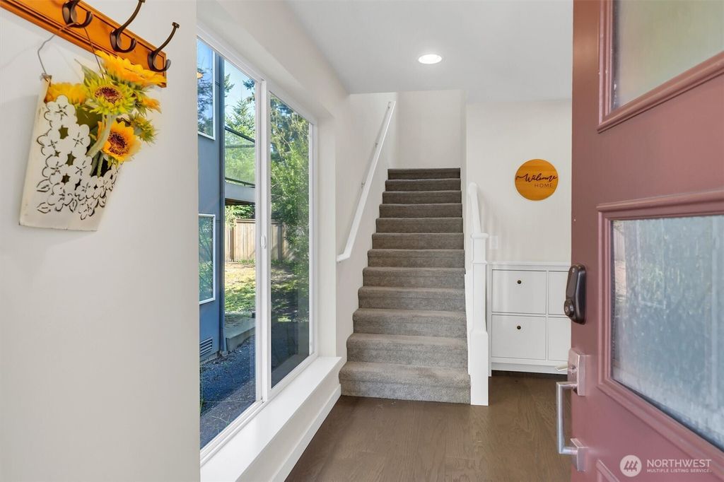 Photo of 14610 36th Avenue NE, Lake Forest Park, WA 98155 (MLS # 2483318)