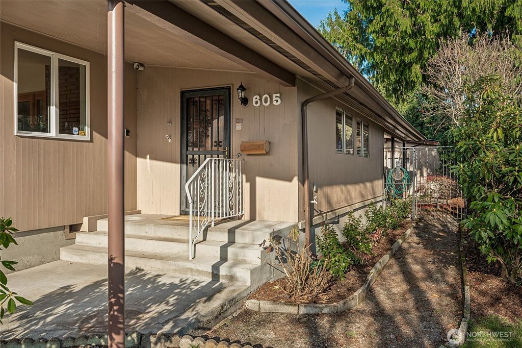 Photo of 605 Louviers Avenue, Dupont, WA 98327 (MLS # 2456604)