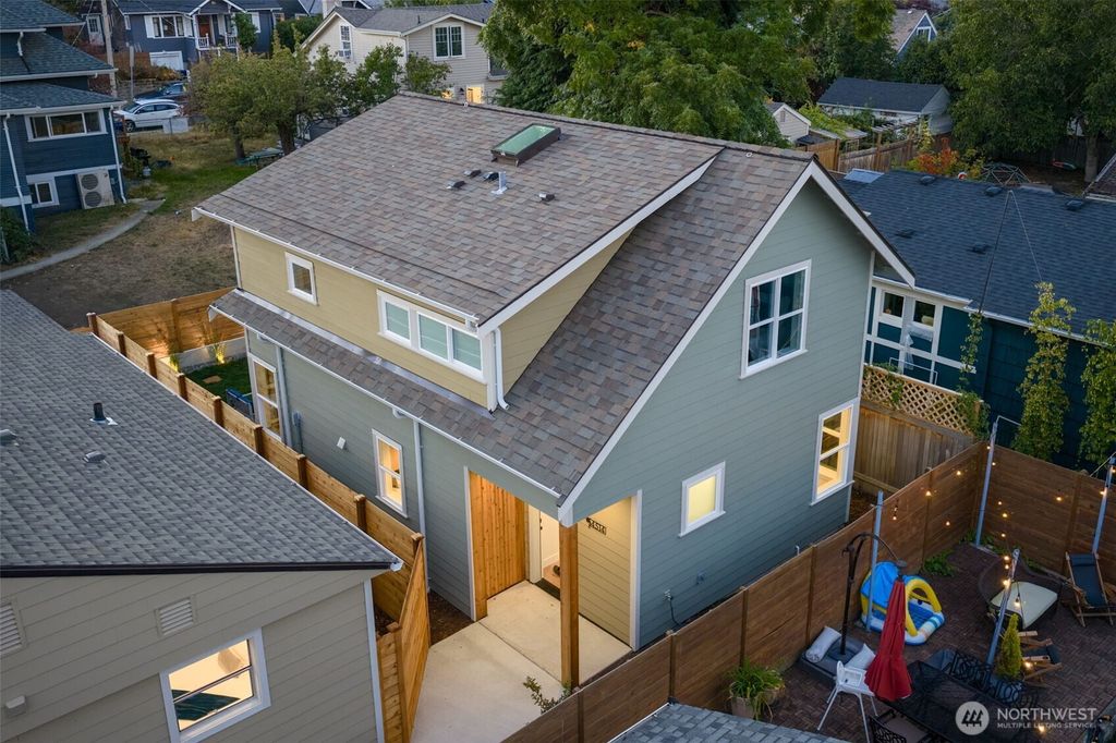 Photo of 4514 S Dawson Street, Seattle, WA 98118 (MLS # 2437931)
