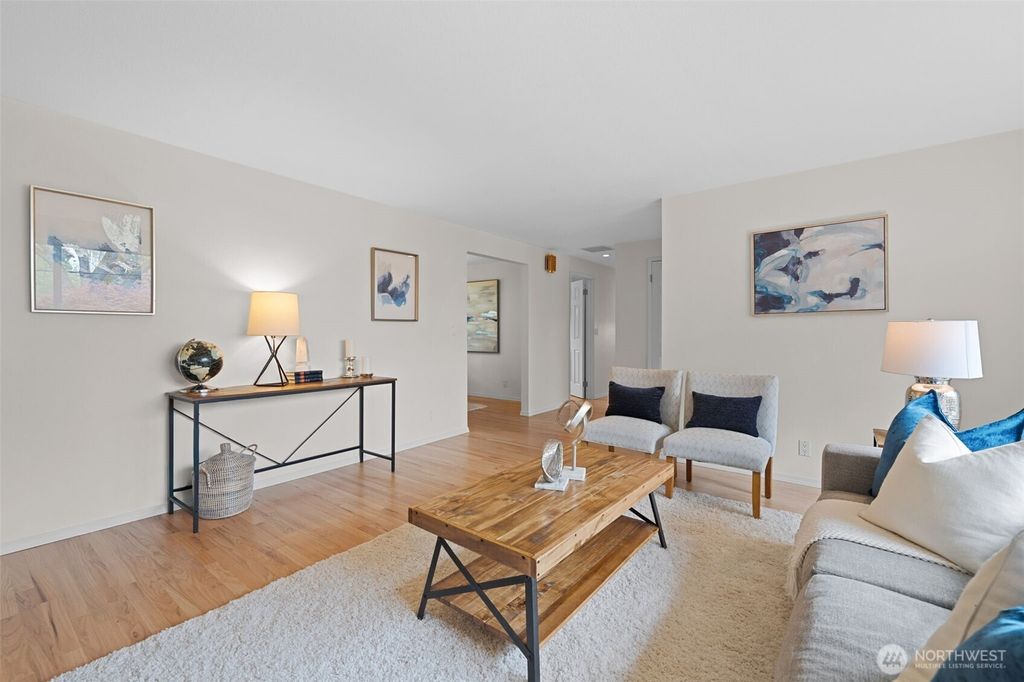 Photo of 5918 128th Avenue SE, Bellevue, WA 98006 (MLS # 2502471)