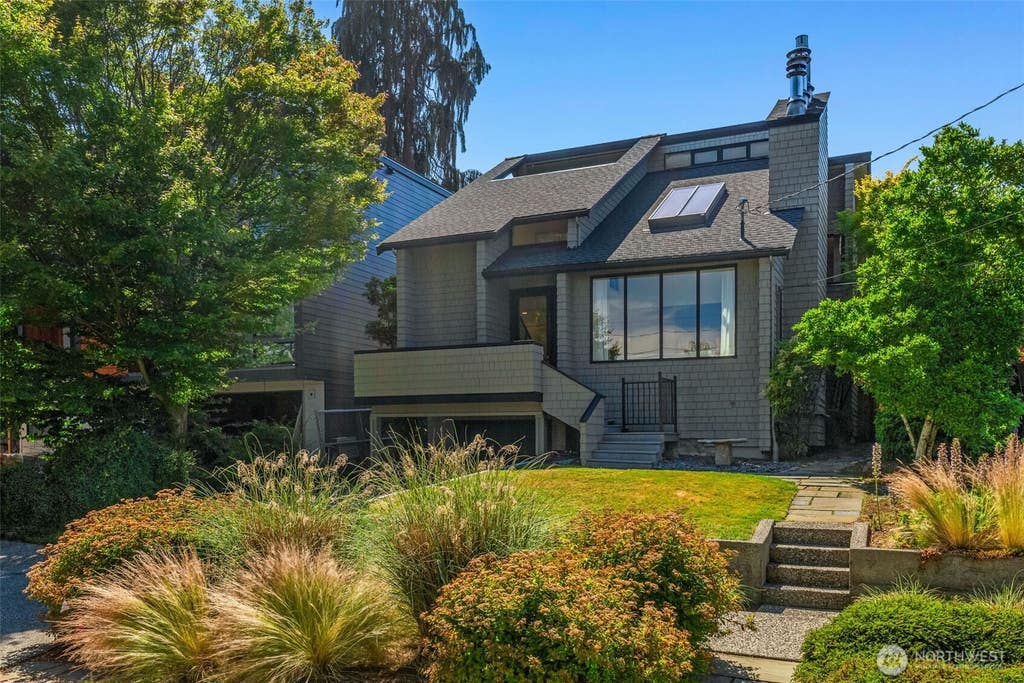 Photo of 1819 39th Avenue E, Seattle, WA 98112 (MLS # 2562508)
