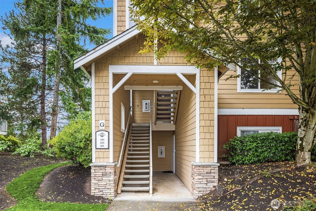 Photo of 710 240th Way SE #G201, Sammamish, WA 98074 (MLS # 2443725)