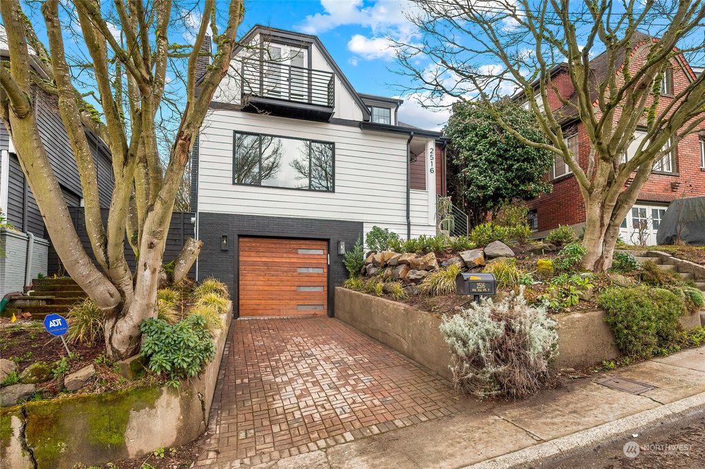 Photo of 2516 Nob Hill Avenue N, Seattle, WA 98109 (MLS # 2042642)