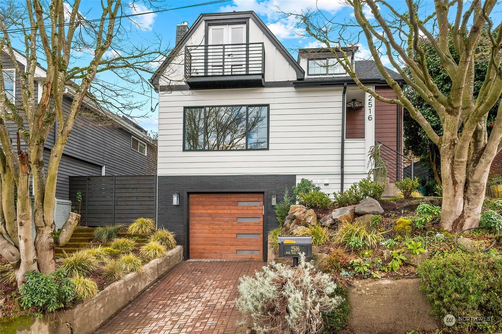 Photo of 2516 Nob Hill Avenue N, Seattle, WA 98109 (MLS # 2042642)