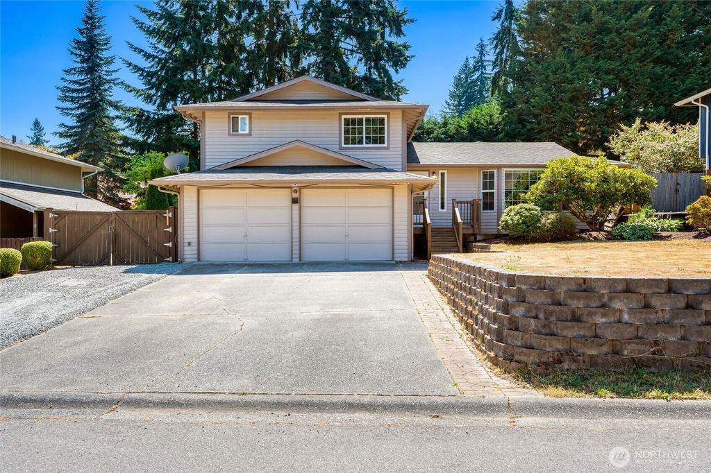 Photo of 4830 122nd Street SE, Everett, WA 98208 (MLS # 2421283)