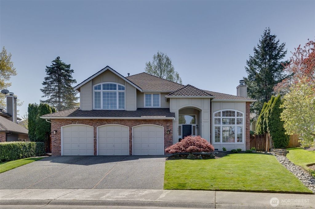 Photo of 1751 233rd Place NE, Sammamish, WA 98074 (MLS # 2349377)
