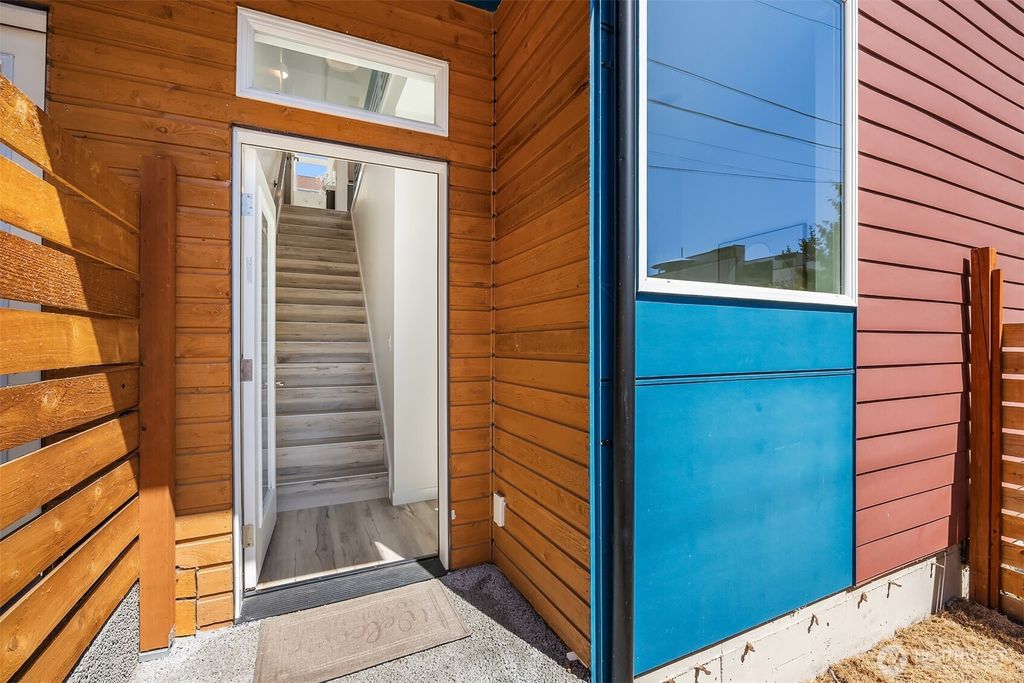 Photo of 1402 N 95th Street, Seattle, WA 98013 (MLS # 2483799)