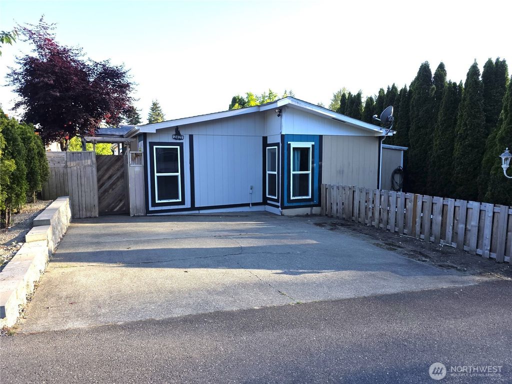 Photo of 2421 S 370th Place #63, Federal Way, WA 98003 (MLS # 2528226)