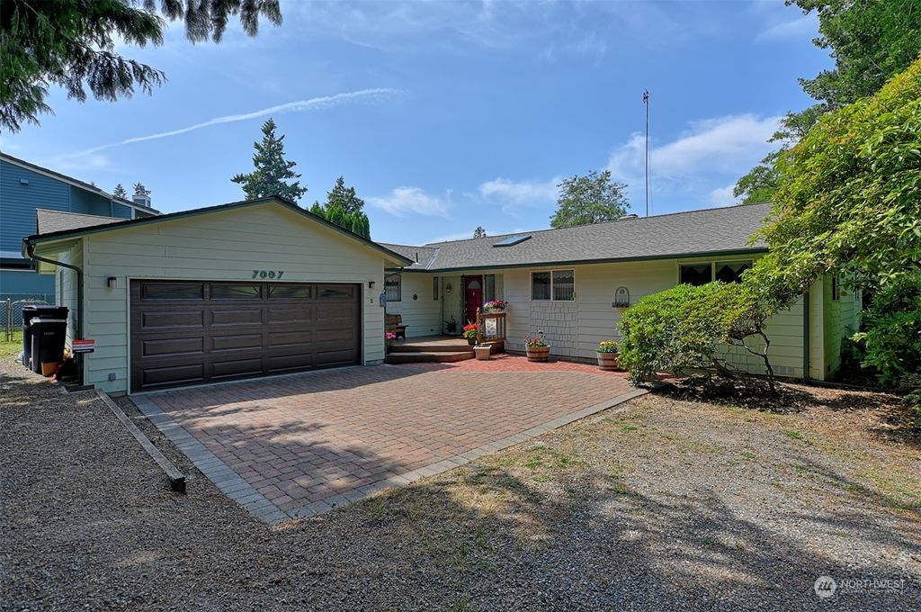 Photo of 7007 48th Avenue W, Mukilteo, WA 98275 (MLS # 2136733)