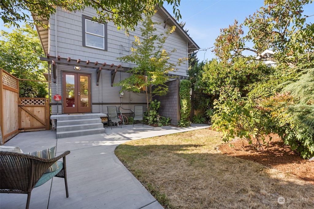 Photo of 310 W Crockett Street, Seattle, WA 98119 (MLS # 2161297)