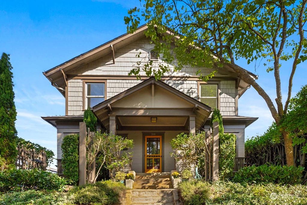Photo of 310 W Crockett Street, Seattle, WA 98119 (MLS # 2161297)