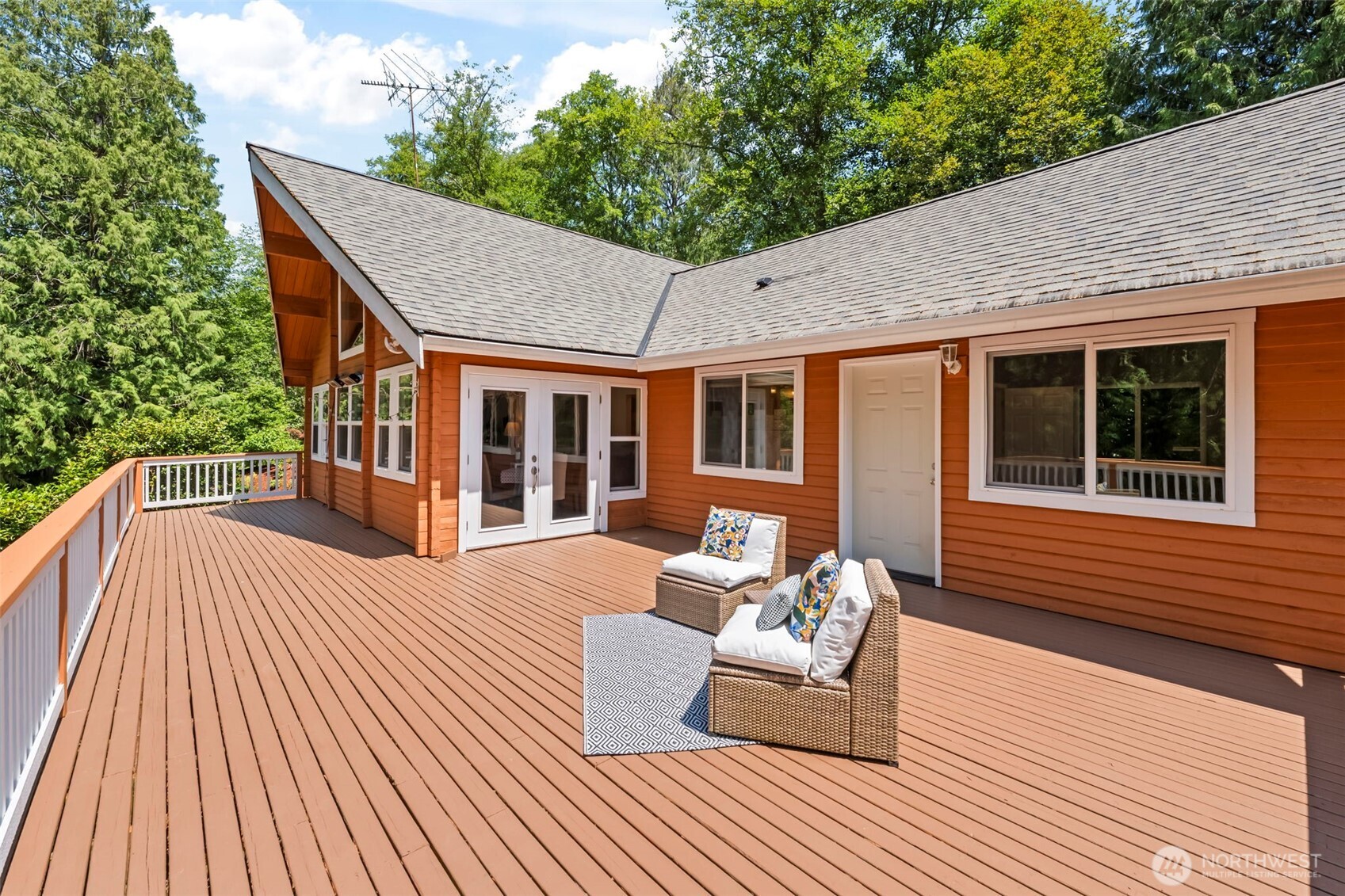 12170 Viewcrest Place NE