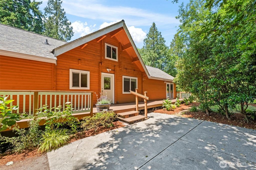 Photo of 12170 Viewcrest Place NE, Bainbridge Island, WA 98110 (MLS # 2461041)