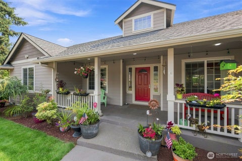 Photo of 14327 106th Avenue Ct E, Puyallup, WA 98374 (MLS # 2564224)