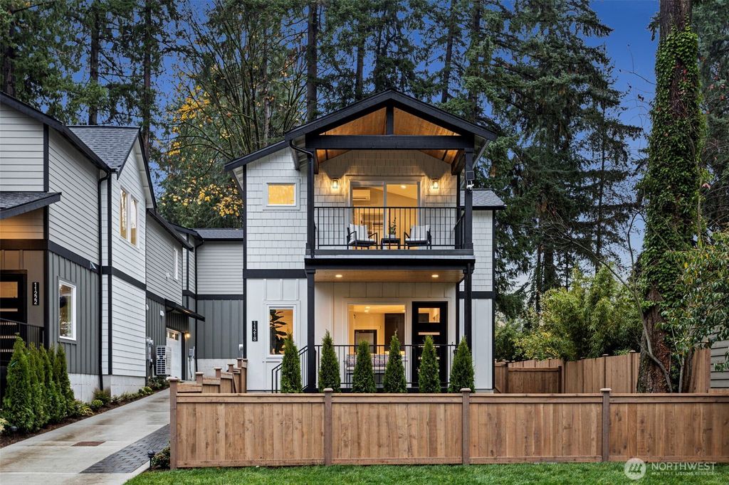 Photo of 11218 115th Place NE, Kirkland, WA 98033 (MLS # 2494342)