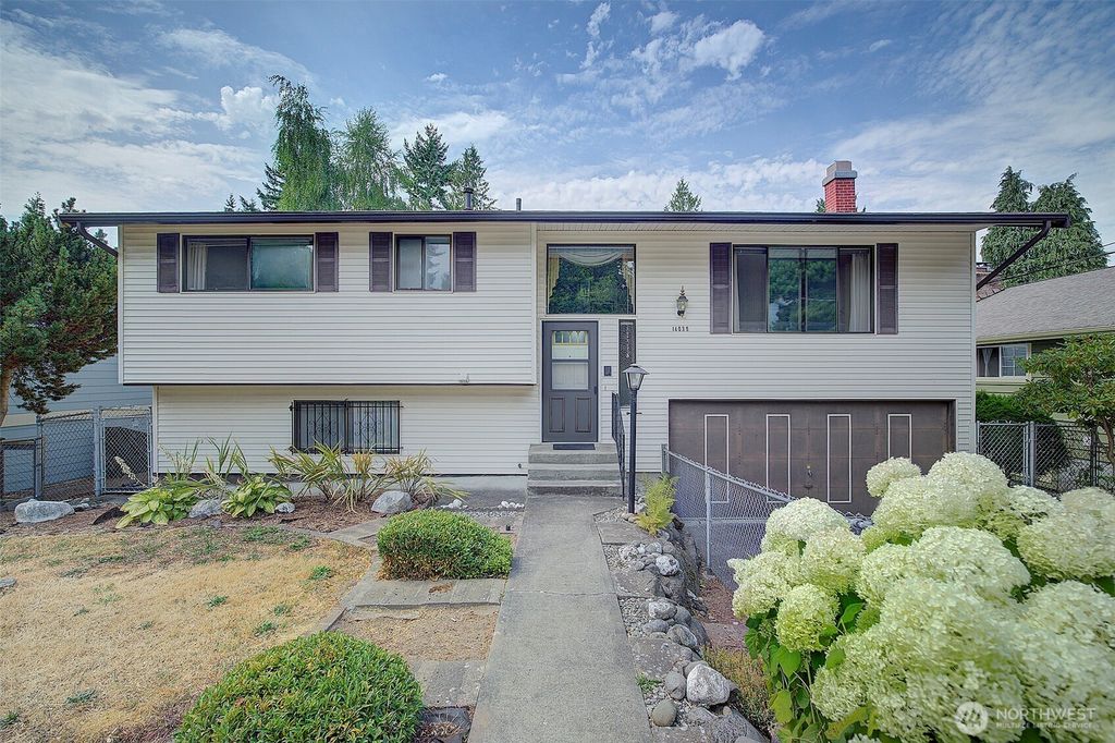 Photo of 14039 36th Avenue NE, Seattle, WA 98125 (MLS # 2416130)