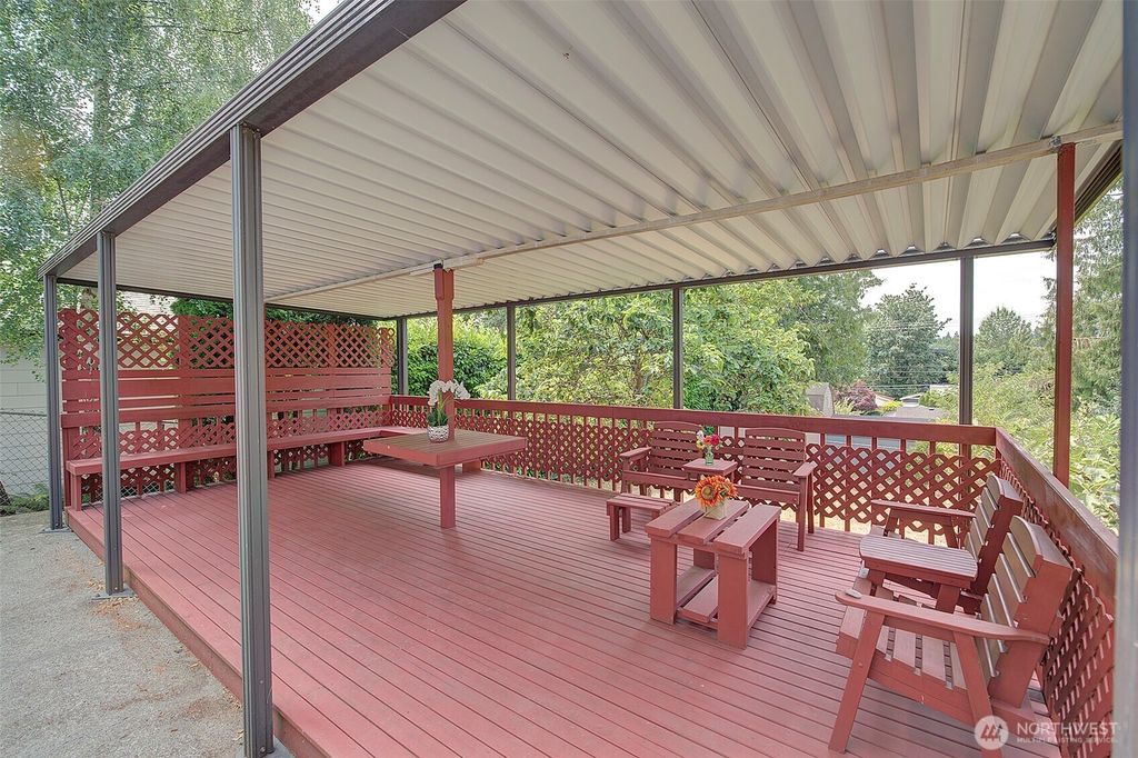 Photo of 14039 36th Avenue NE, Seattle, WA 98125 (MLS # 2416130)