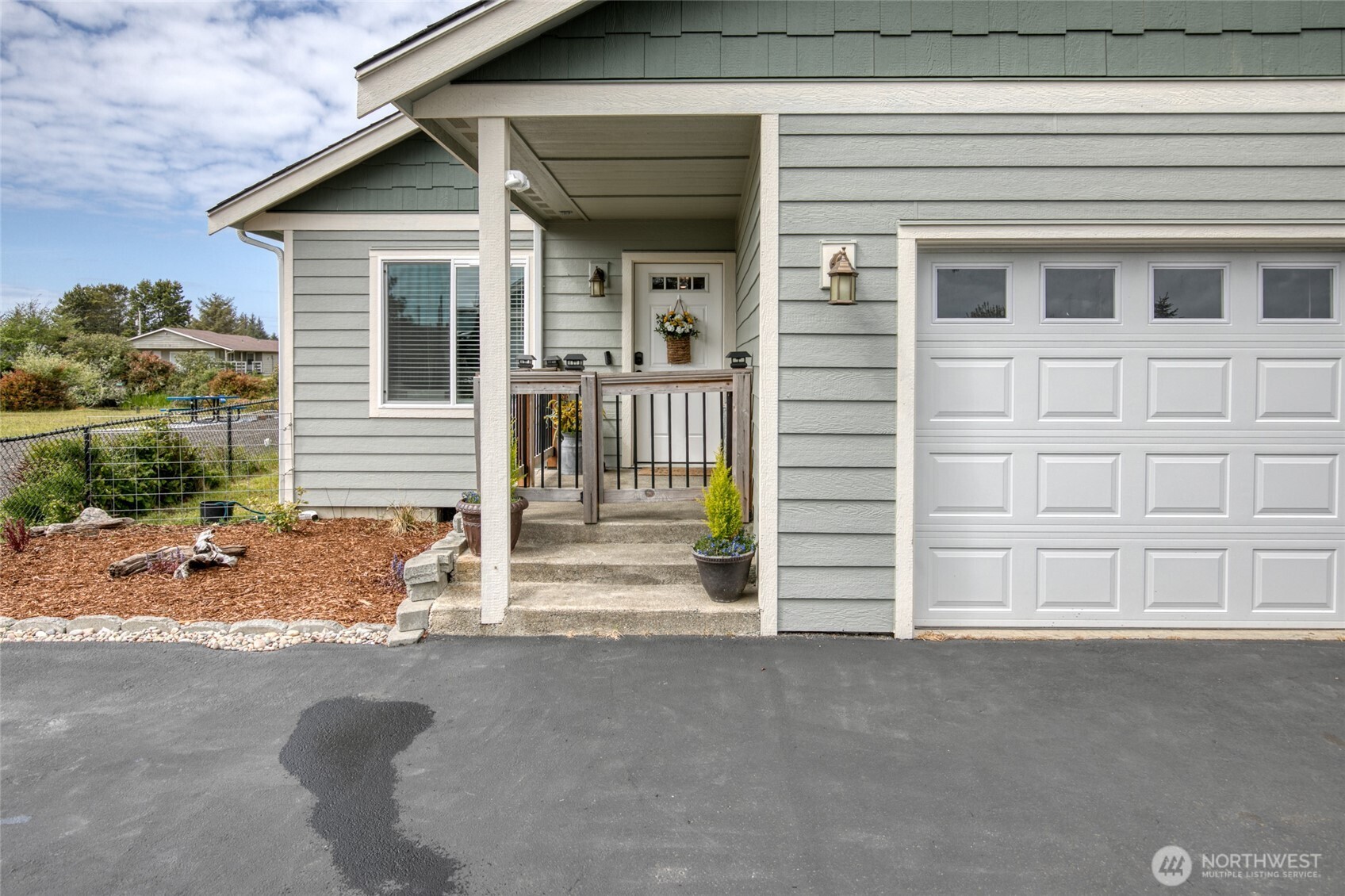 184 S Razor Clam Drive SW