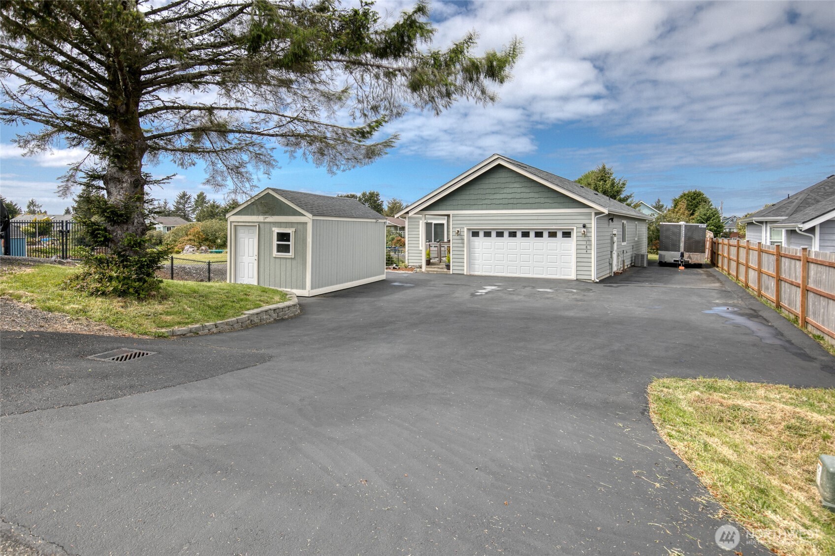 184 S Razor Clam Drive SW
