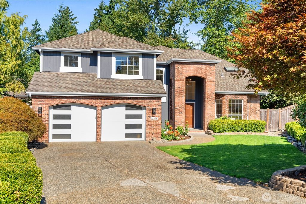 Photo of 14926 NE 72nd Court, Redmond, WA 98052 (MLS # 2435080)