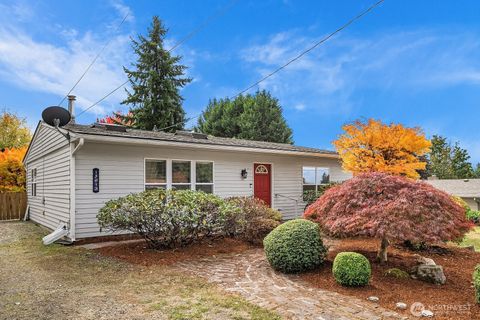 Photo of 15013 SE 113th Street, Renton, WA 98059 (MLS # 2445644)