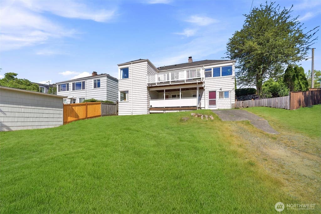 Photo of 9725 Phinney Avenue N, Seattle, WA 98103 (MLS # 2552871)