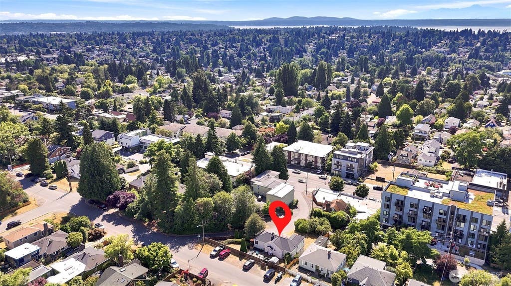 Photo of 9725 Phinney Avenue N, Seattle, WA 98103 (MLS # 2552871)