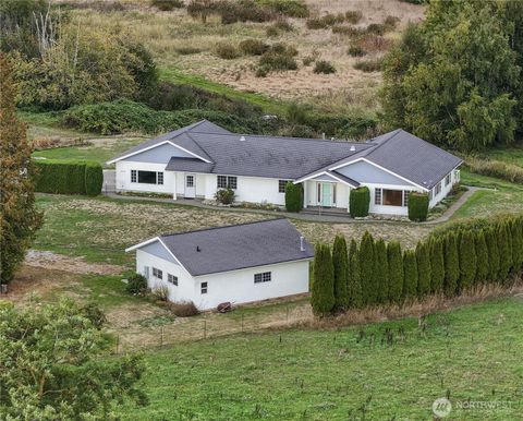 Photo of 210 E Hemmi Road, Lynden, WA 98264 (MLS # 2440062)