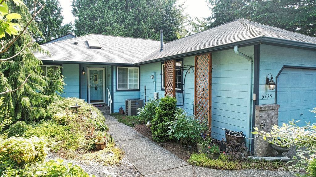 Photo of 5725 Grove Street, Marysville, WA 98270 (MLS # 2396663)