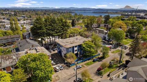 Photo of 4626 21st Avenue NE, Seattle, WA 98105 (MLS # 2556646)
