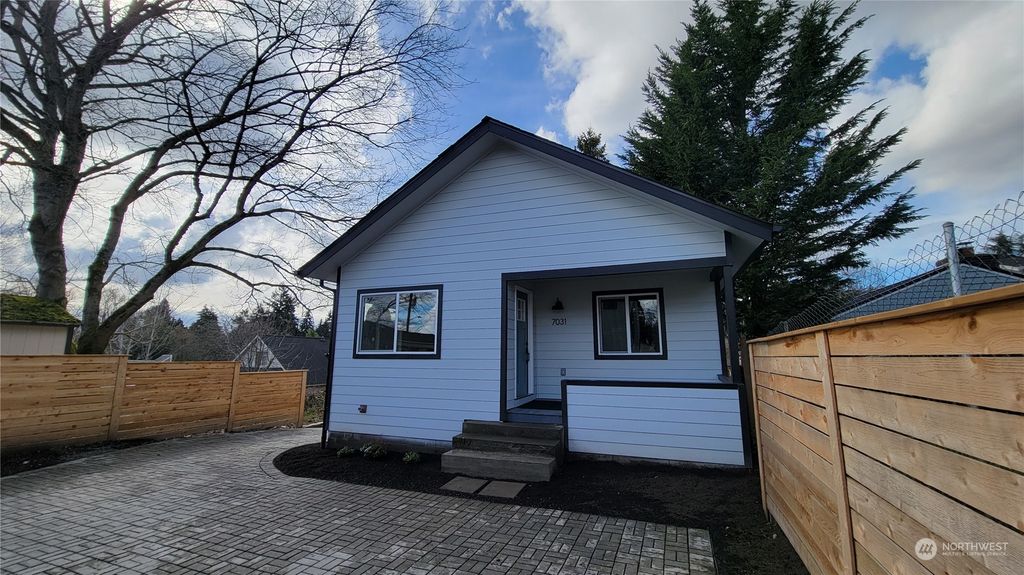 Photo of 7031 Ravenna Avenue NE, Seattle, WA 98115 (MLS # 2042292)