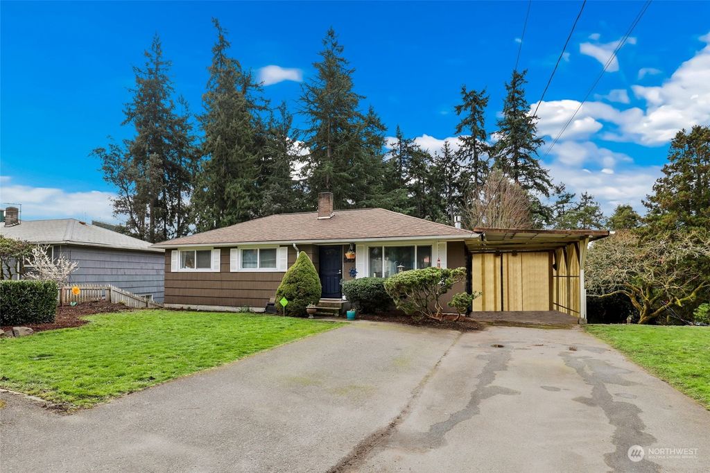 Photo of 509 S 198th Street, Des Moines, WA 98148 (MLS # 2209582)