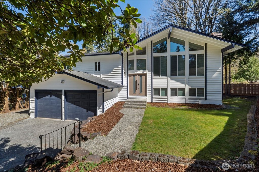 Photo of 10518 165th Place NE, Redmond, WA 98052 (MLS # 2505761)