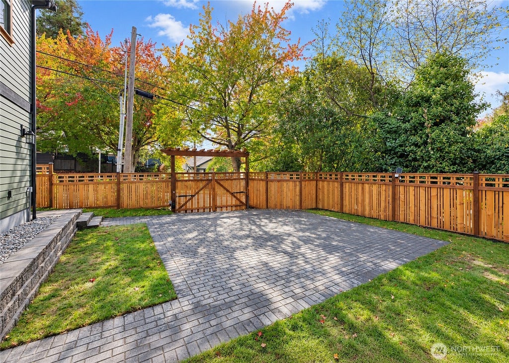 Photo of 1403 31st Avenue, Seattle, WA 98122 (MLS # 2586615)