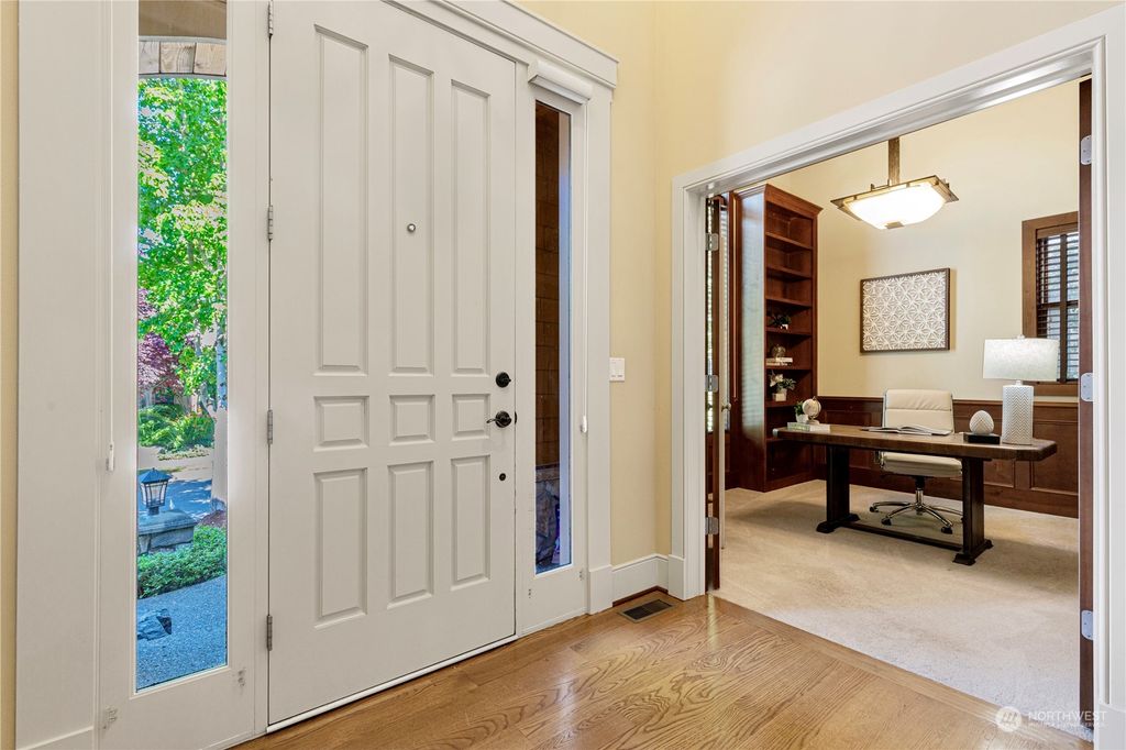 Photo of 585 Saddleback Loop Way NW, Issaquah, WA 98027 (MLS # 2266229)