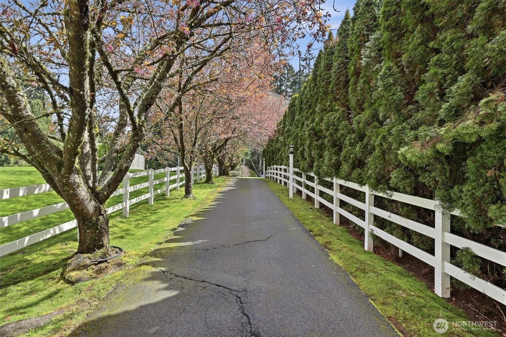 Photo of 15808 163rd Avenue NE, Woodinville, WA 98072 (MLS # 2508953)