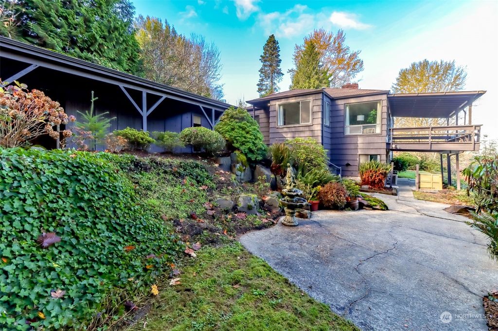 Photo of 10831 Aqua Way Way S, Seattle, WA 98168 (MLS # 2180365)