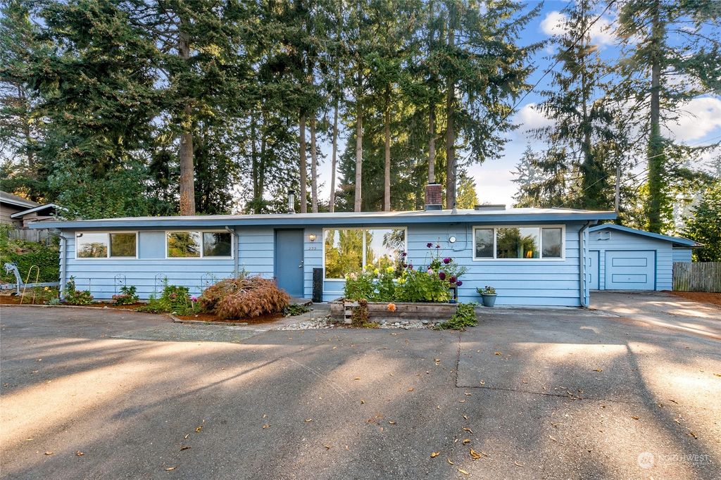 Photo of 235 S 196th Place, Des Moines, WA 98148 (MLS # 2005787)