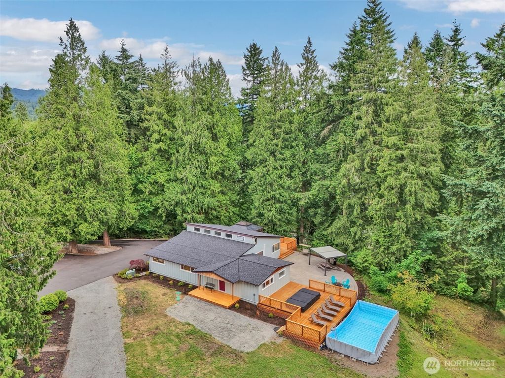 Photo of 16121 Cedar Grove Road SE, Issaquah, WA 98027 (MLS # 2440096)
