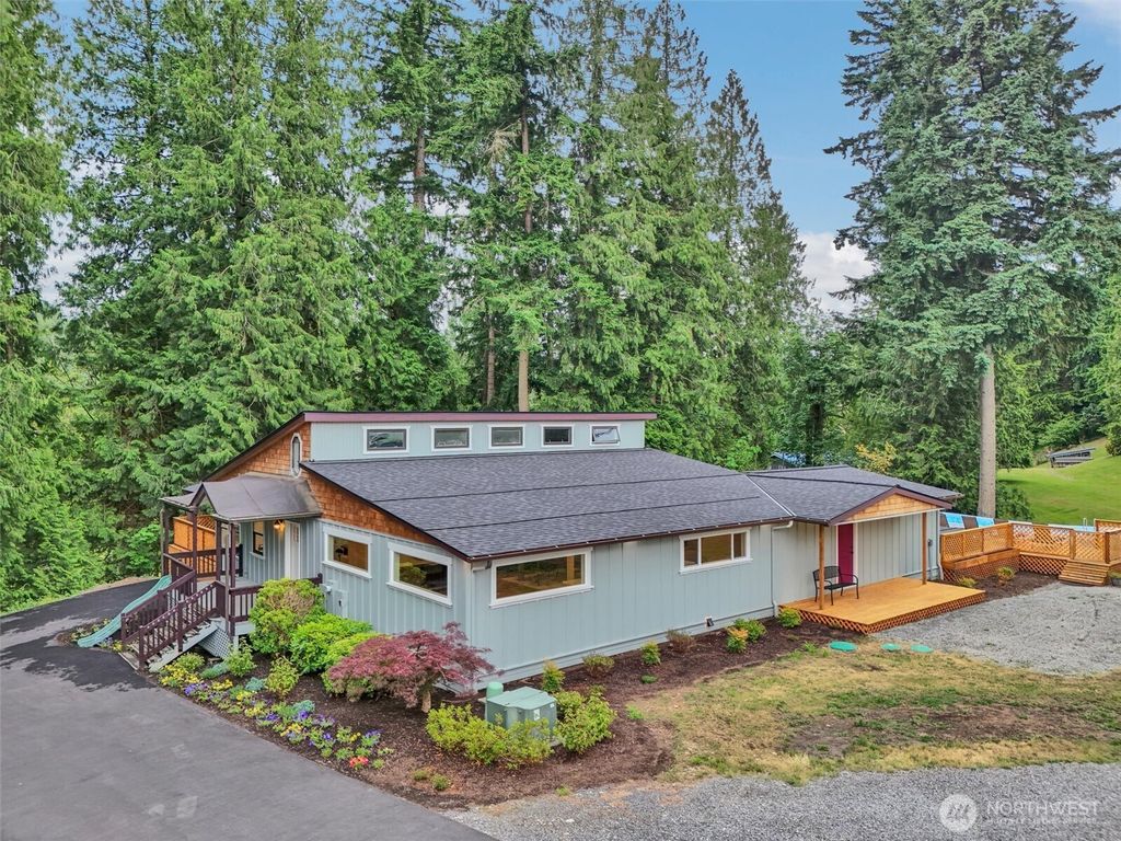 Photo of 16121 Cedar Grove Road SE, Issaquah, WA 98027 (MLS # 2440096)